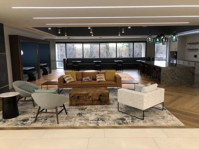 More Photos Of 801 Cherry St, Fort Worth Office For Lease