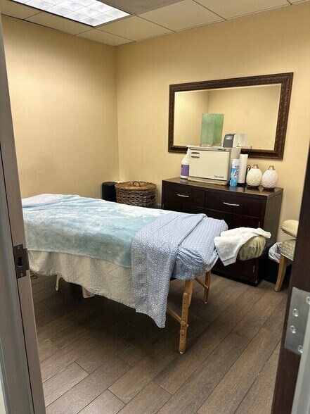 More Photos Of 4902 Irvine Center Dr, Irvine Medical For Lease