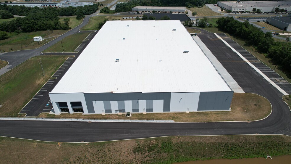 More Photos Of 222 Morgan Ln, York Warehouse For Sale