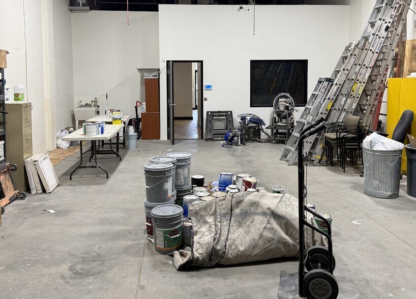 More Photos Of 1324 N Farrell Ct, Gilbert Warehouse For Sale