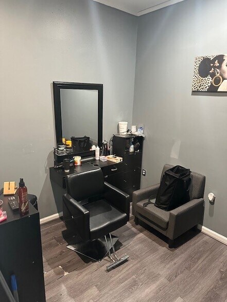 More Photos Of 3904-3910 Augusta Rd, Greenville Unknown For Lease