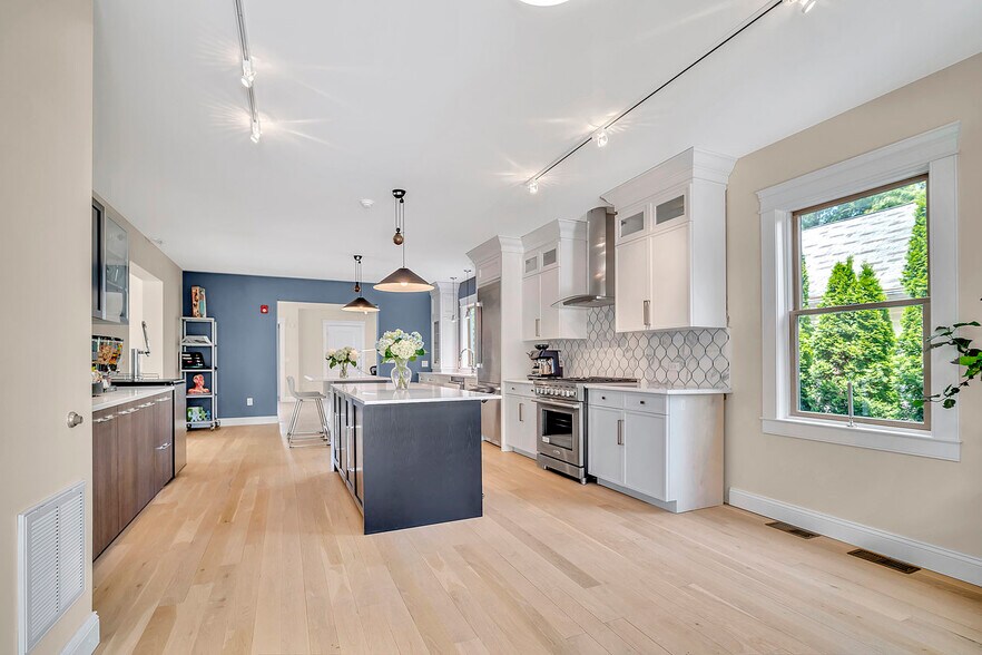 More Photos Of 131 Main St, White House Station Office Residential For Sale