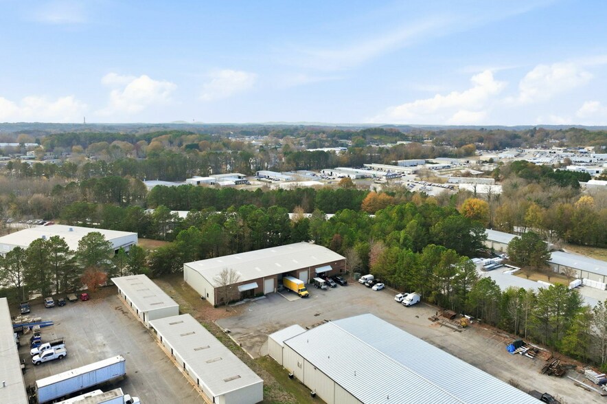More Photos Of 2417 Hilton Way, Gainesville Warehouse For Lease