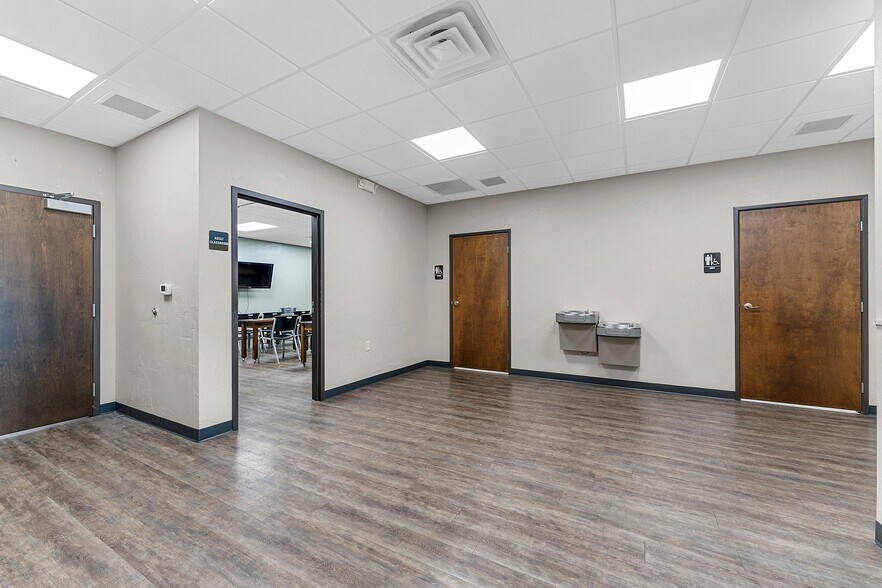 More Photos Of 314 N Appleton St, Appleton Religious Facility For Sale