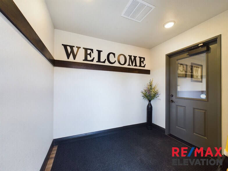 More Photos Of 915 W Fetterman St, Buffalo Office For Sale