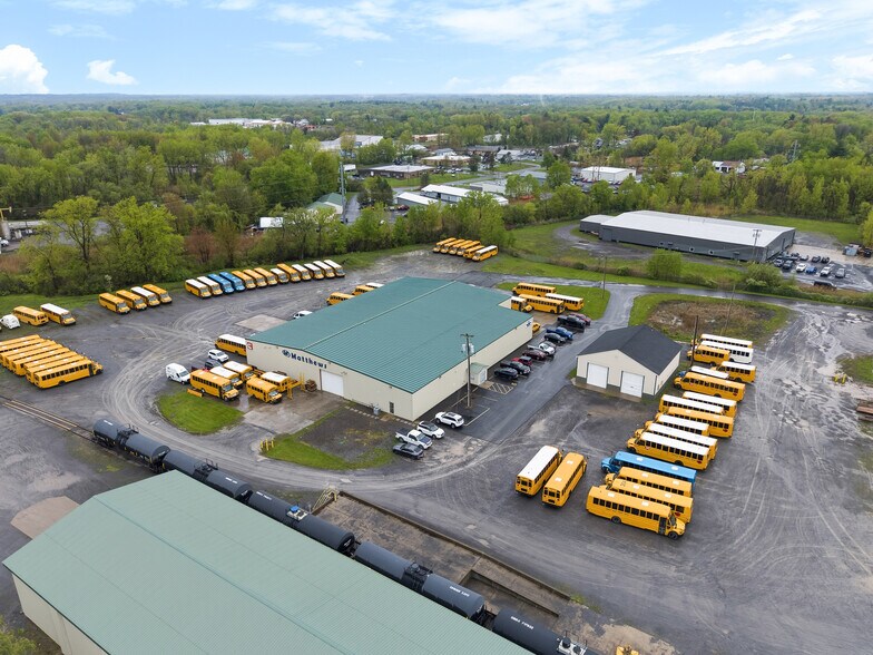 More Photos Of 7707 Henry Clay Blvd, Liverpool Warehouse For Lease