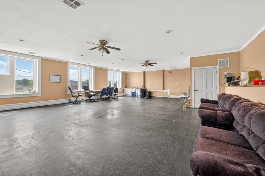 More Photos Of 521 Front St, Catasauqua Storefront Retail Residential For Sale
