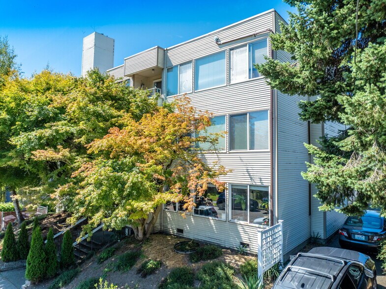 More Photos Of 7919 Wallingford Ave N, Seattle Apartments For Sale
