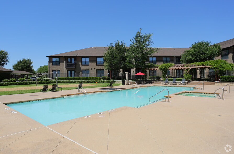 More Photos Of 2000 E Arapaho Rd, Richardson Apartments For Lease