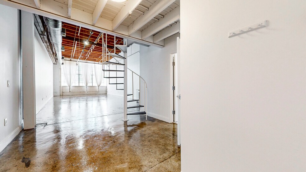 More Photos Of 887 W Marietta St NW, Atlanta Loft Creative Space For Lease