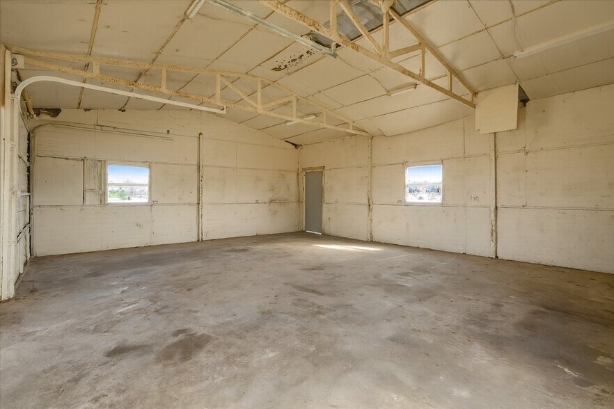 More Photos Of 1150 Platter Cutoff Rd, Calera Flex For Sale