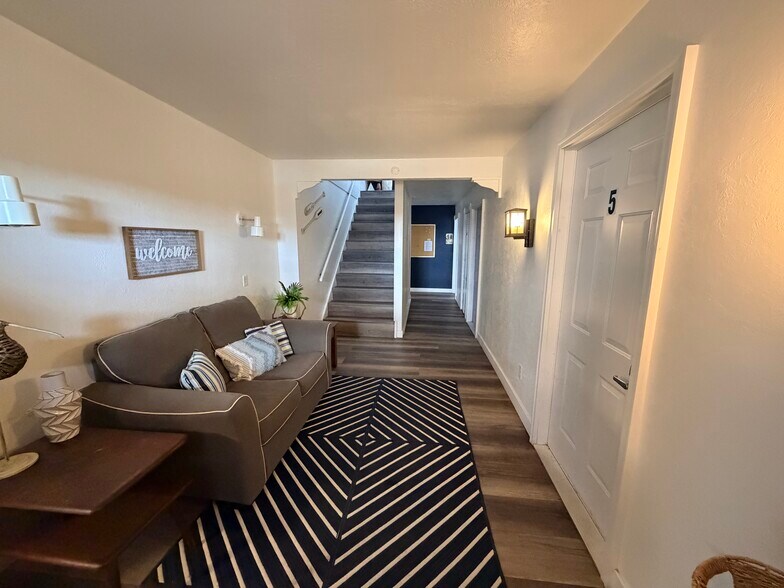More Photos Of 2212 Okoboji Ave, Milford Apartments For Sale