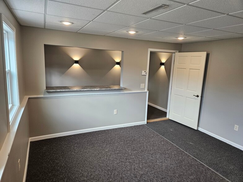 More Photos Of 6505 John J Pershing Dr, Omaha Warehouse For Lease