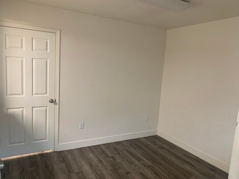 More Photos Of 211 E 11th St, Vancouver Office For Lease