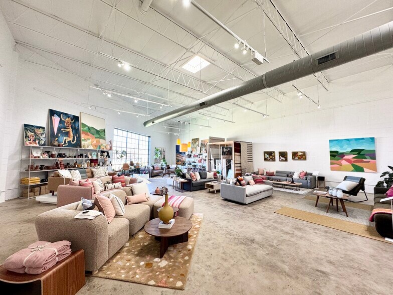 More Photos Of 2530-2532 Converse St, Dallas Light Manufacturing For Sale