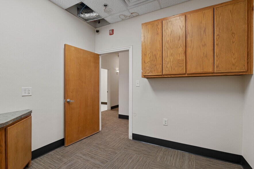 More Photos Of 3605 Interstate 30, Mesquite Medical For Lease