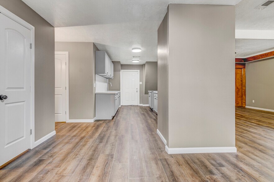 More Photos Of 3350 Mcfaddin Ave, Beaumont Apartments For Lease