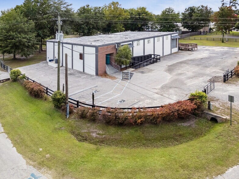 More Photos Of 30 Barber Rd, Macclenny Showroom For Sale