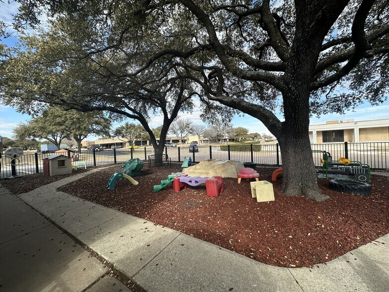 More Photos Of 1075 Executive Dr E, Richardson Daycare Center For Sale