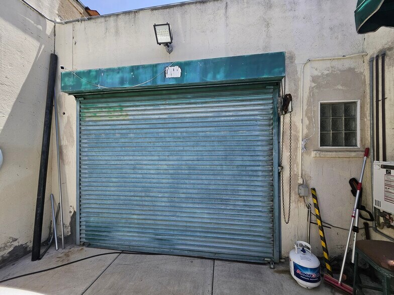 More Photos Of 6524 8th Ave, Los Angeles Warehouse For Lease