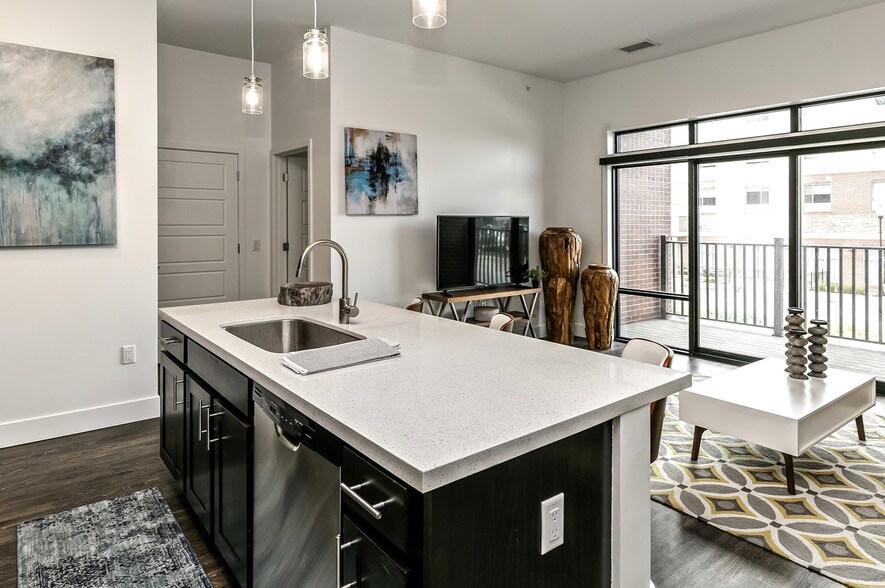 More Photos Of 1415 Cuming St NE, Omaha Apartments For Lease