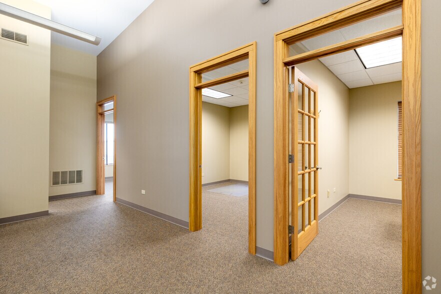 More Photos Of 16720 New Lenox Rd, Joliet Manufacturing For Sale