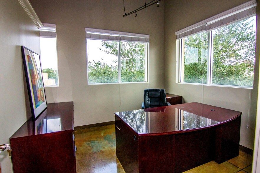 More Photos Of 701 S Howard Ave, Tampa Storefront Retail Office For Lease