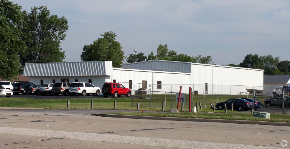 More Photos Of 8846 E 33rd St, Indianapolis Warehouse For Sale