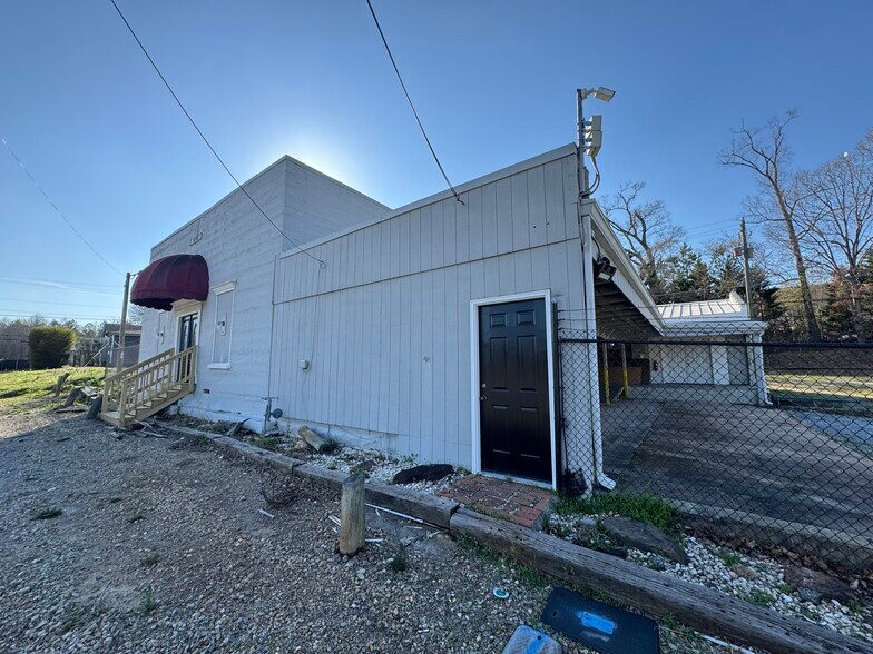 More Photos Of 2735 Huff Dr, Lawrenceville Industrial For Lease