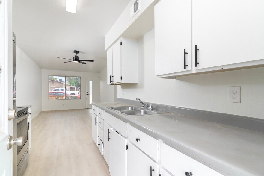 More Photos Of 2444 E Willetta St, Phoenix Apartments For Sale