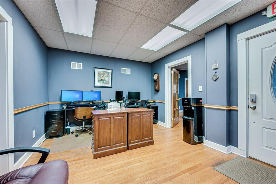 More Photos Of 27 N Main St, Marlboro Office For Sale