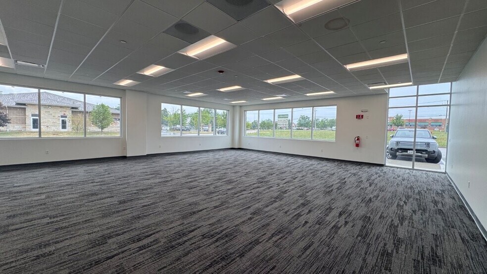 More Photos Of 71-81 Miller Drive, North Aurora Medical For Lease