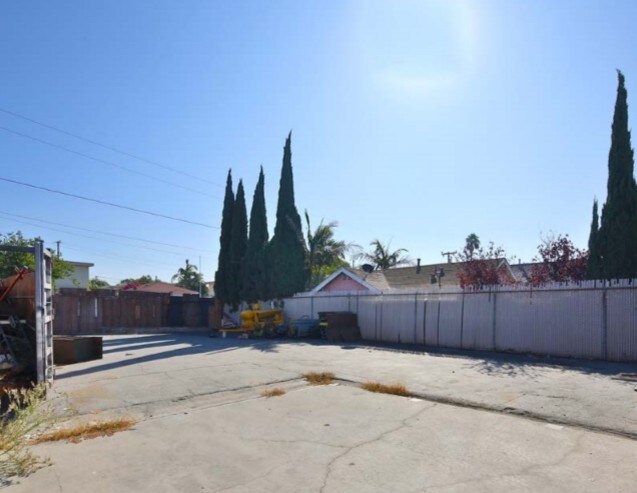 More Photos Of 2375 Lewis Ave, Signal Hill Industrial For Sale