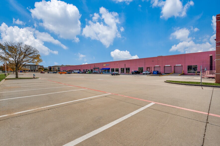 More Photos Of 4240 International Pky, Carrollton Flex For Lease