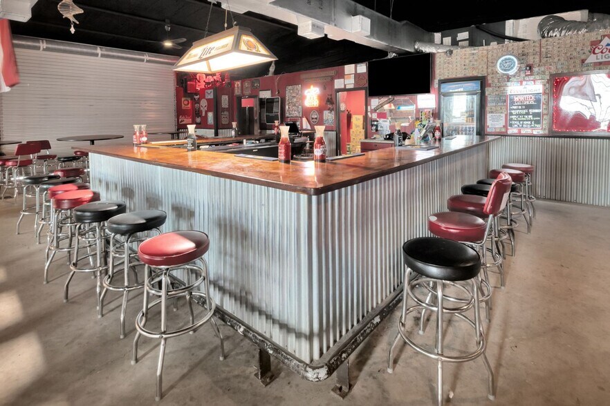 More Photos Of 23404 NW Zac Lentz Pky, Victoria General Retail For Sale