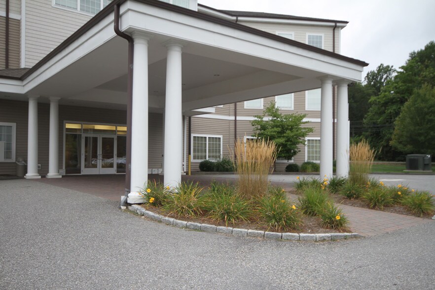 More Photos Of 5 Pequot Park Rd, Westbrook Medical For Lease