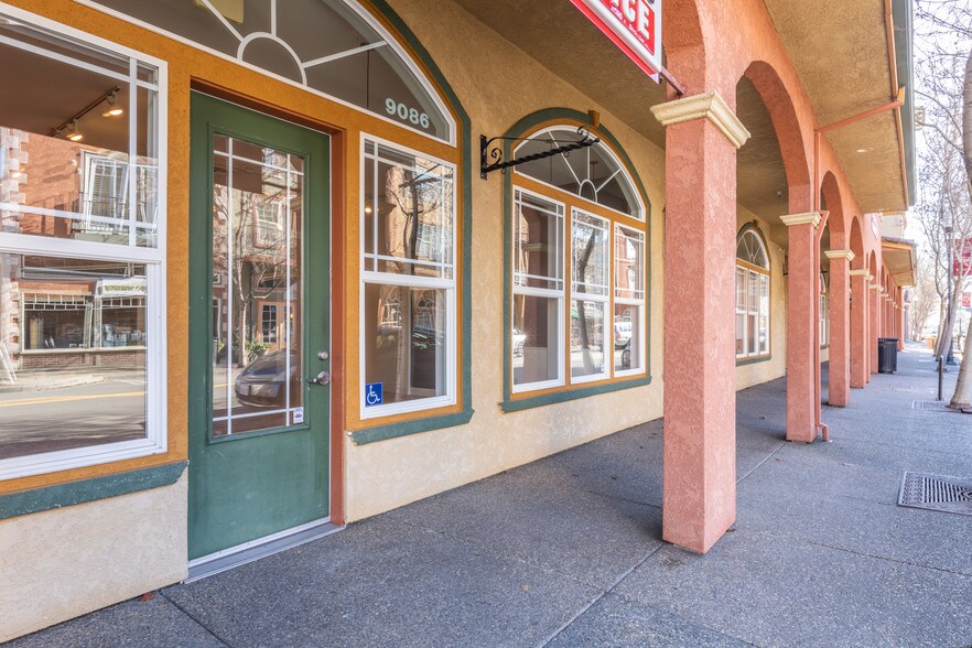 More Photos Of 220 Windsor River Rd, Windsor Apartments For Sale