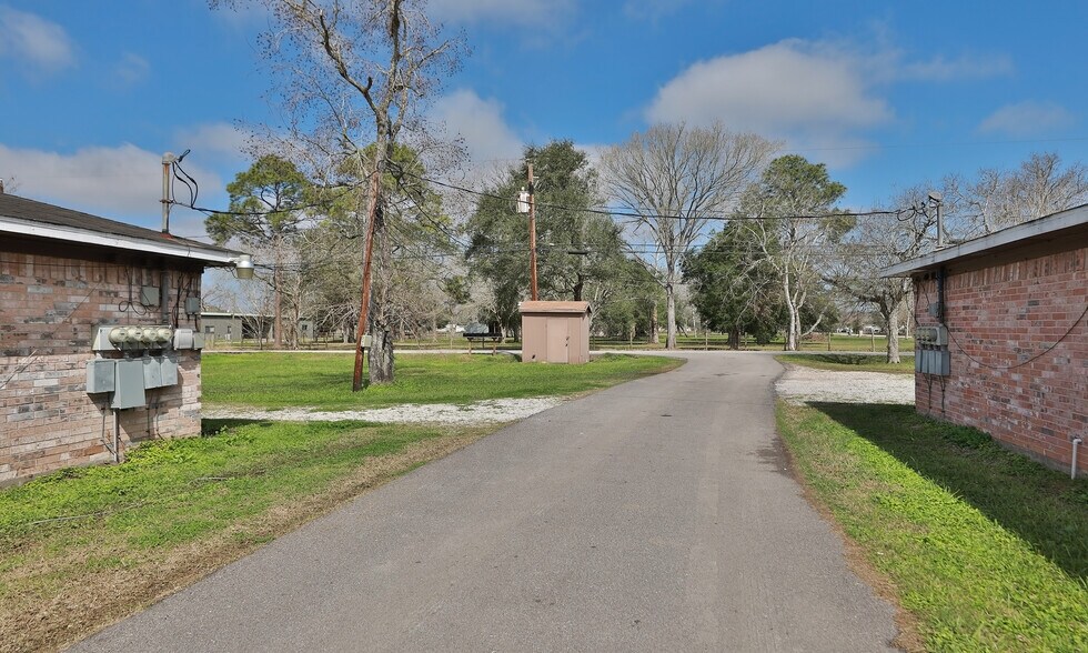 More Photos Of 14405-14411 Pine St, Santa Fe Apartments For Sale