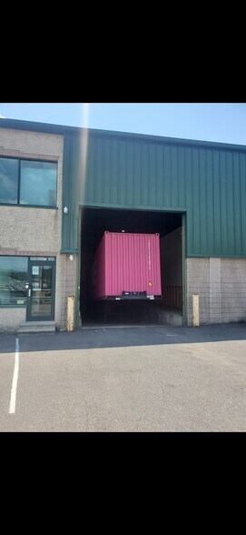 More Photos Of 126 E Dickerson St, Dover Warehouse For Lease