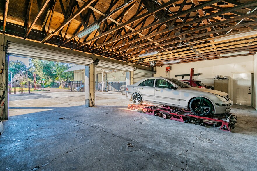 More Photos Of 4615 N 34th St, Tampa Warehouse For Sale