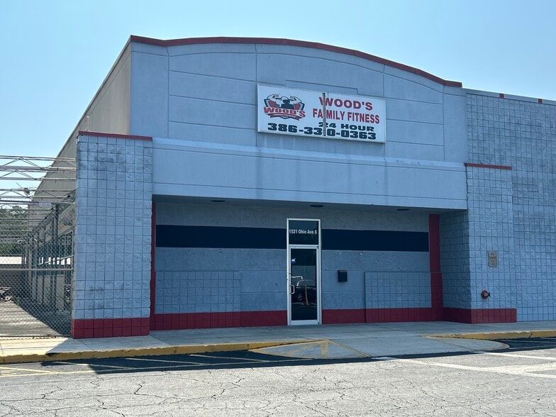 More Photos Of 1525 Ohio Ave S, Live Oak Freestanding For Lease