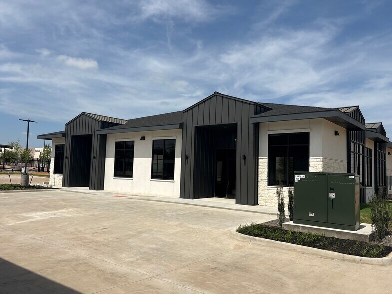More Photos Of , Fort Worth Office For Sale