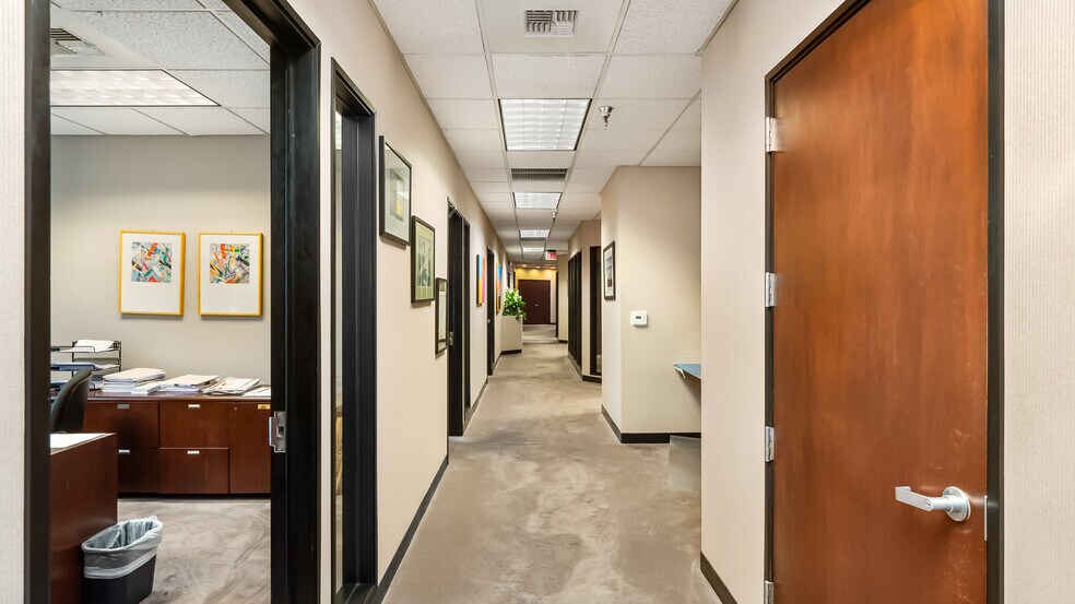 More Photos Of 224 N Fair Oaks Ave, Pasadena Medical For Lease