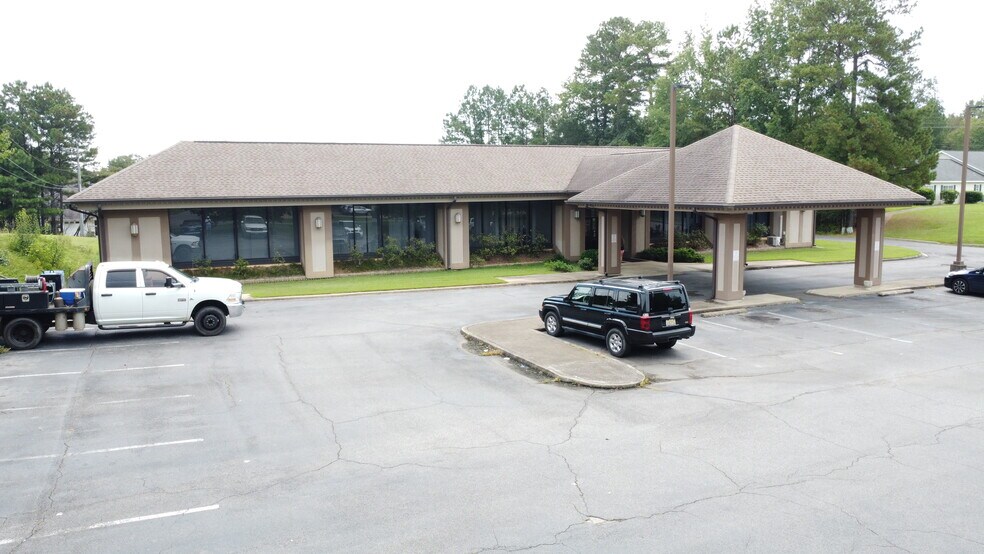 More Photos Of 801 20th Ave E, Jasper Hospital For Sale