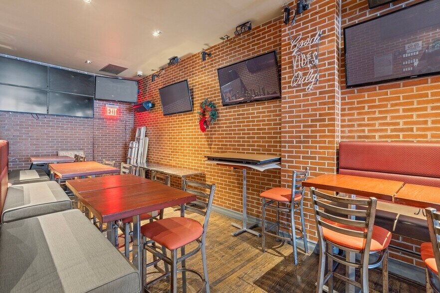 More Photos Of 3216 Steinway St, Astoria General Retail For Lease