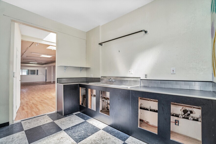More Photos Of 2319 Santa Clara Ave, Alameda Storefront Retail Office For Lease