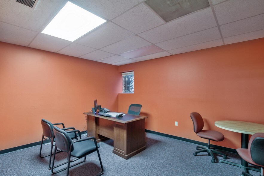 More Photos Of 7370 E 37th St, Wichita Flex For Lease