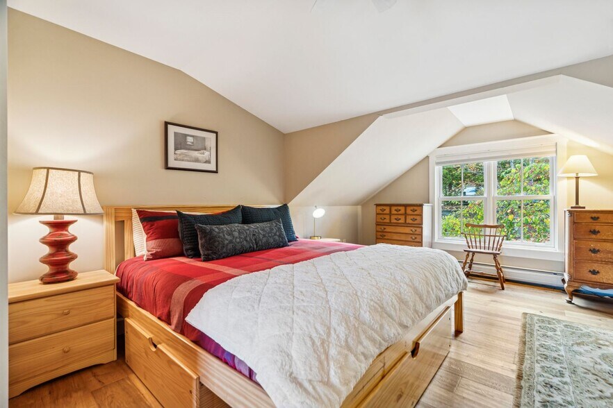 More Photos Of 299 Mountain Rd, Stowe Office Residential For Sale