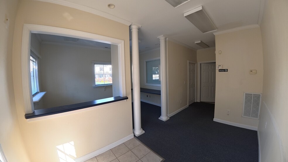More Photos Of 406 N Main St, Greer Office For Lease
