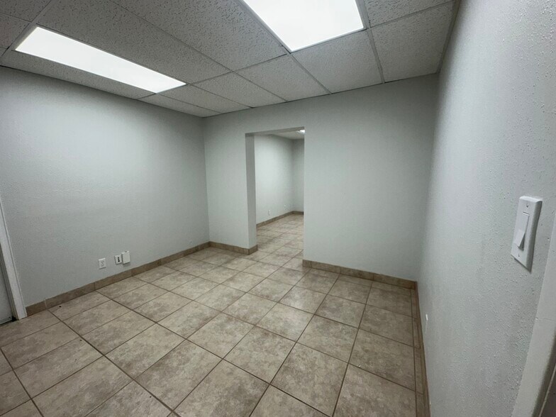 More Photos Of 8850 Windfern Rd, Houston Warehouse For Lease